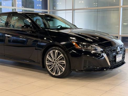 Used 2023 Nissan Altima 2.5 SL FWD image 5
