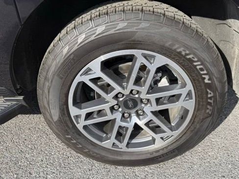 Used 2025 Ford Expedition Max Active AWD/4WD image 38