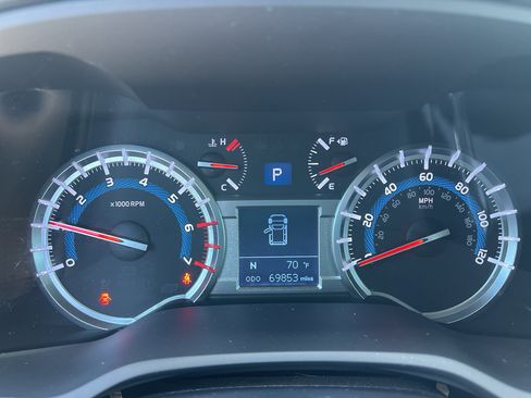 Used 2025 Toyota Corolla XSE FWD image 1