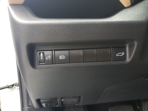 Used 2021 Toyota RAV4 XLE Premium FWD image 26