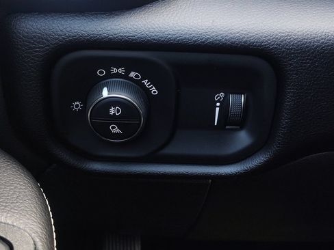 New 2026 RAM 2500 Big Horn AWD/4WD image 19