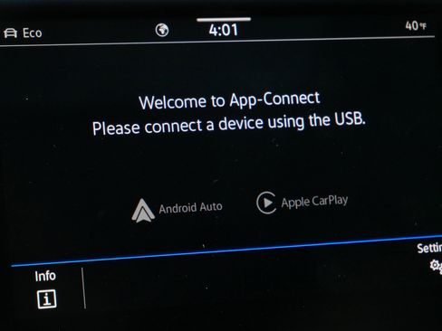 Certified 2024 Volkswagen Taos SE w/ Panoramic Sunroof Package image 33