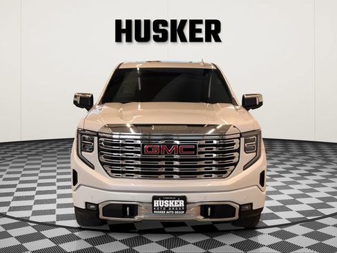 Certified 2022 GMC Sierra 1500 Denali w/ Denali Carbonpro Edition image 3