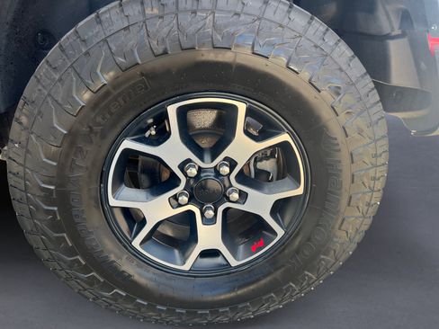 Used 2021 Jeep Wrangler Unlimited Rubicon w/ Dual Top Group AWD/4WD image 15