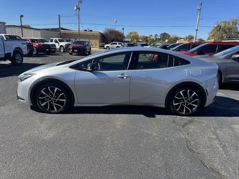 Used 2024 Toyota Prius Prime Premium image 6