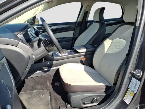 Used 2019 Ford Fusion SE w/ Equipment Group 151A image 22