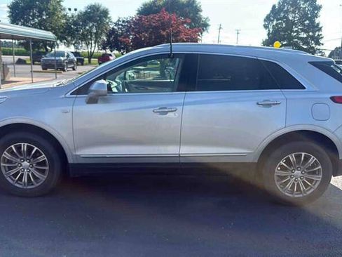 Used 2017 Cadillac XT5 Luxury w/ Driver Awareness Package FWD image 5