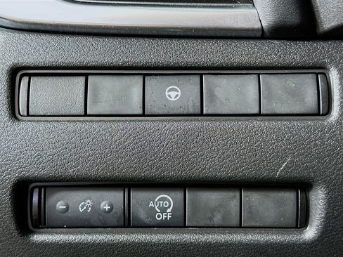 Used 2023 Nissan Rogue SV image 17