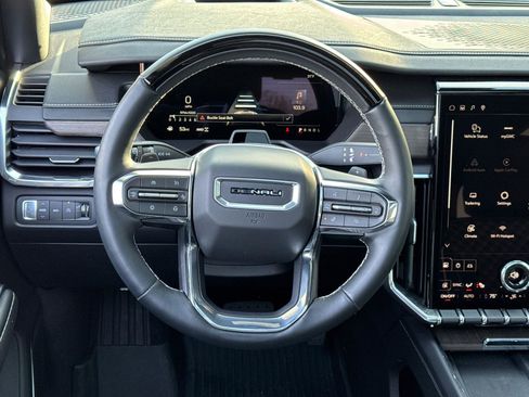 New 2025 GMC Acadia Denali w/ Super Cruise Package image 17