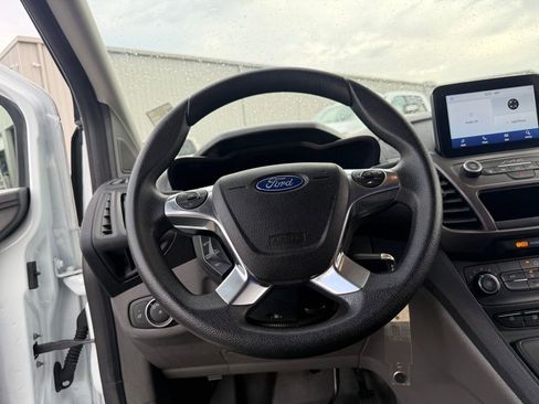 Used 2020 Ford Transit Connect XL image 13
