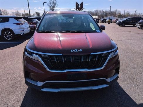 Used 2022 Kia Carnival LX image 2