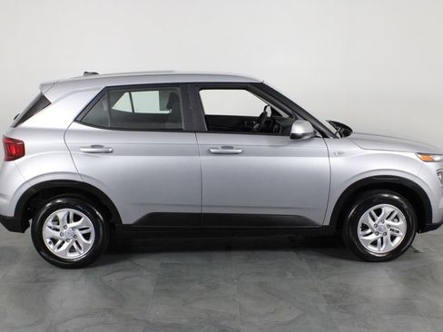 Certified 2026 Hyundai Venue SE FWD image 12