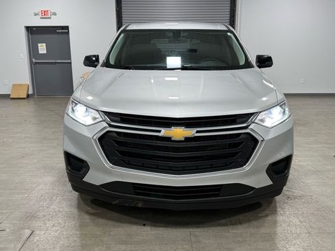 Used 2021 Chevrolet Traverse LS image 9