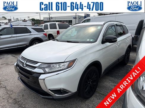 Used 2018 Mitsubishi Outlander LE AWD/4WD image 1