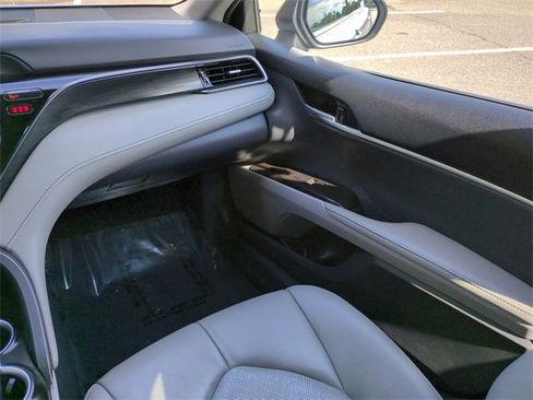 Used 2023 Toyota Camry XLE image 16