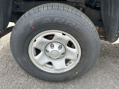 Used 2023 Toyota Tacoma SR image 33