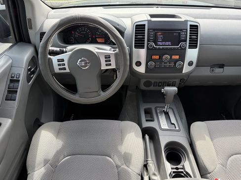 Used 2018 Nissan Frontier SV RWD image 14