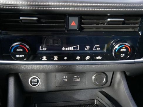 Certified 2022 Nissan Rogue SV image 19