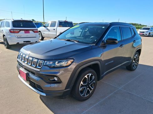 Used 2022 Jeep Compass Limited AWD/4WD image 4