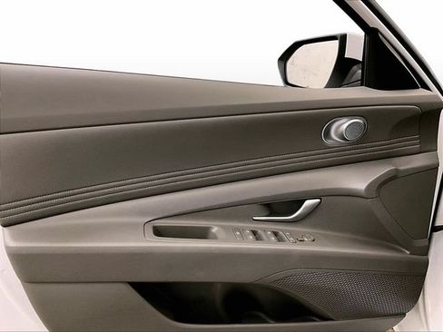 Used 2024 Hyundai Elantra SEL w/ Convenience Package FWD image 22