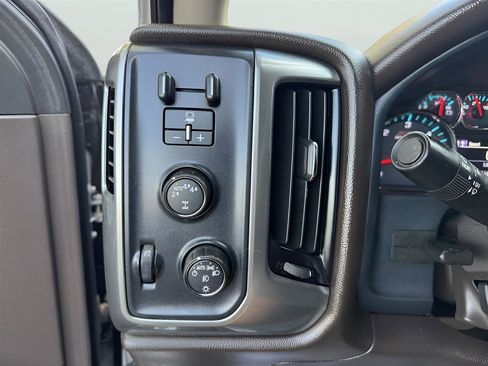 Used 2018 Chevrolet Silverado 1500 LT w/ Texas Edition AWD/4WD image 21