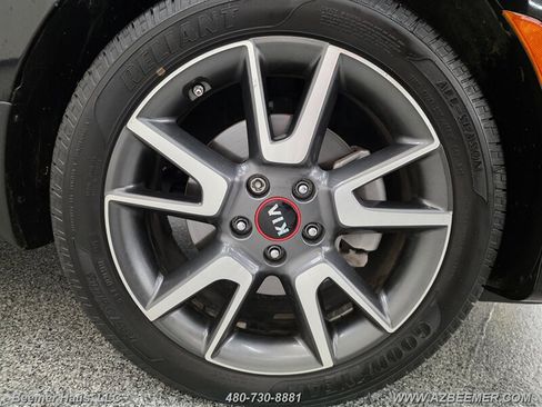 Used 2021 Kia Soul Turbo FWD image 12