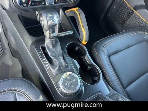 Used 2024 Ford Bronco Badlands image 32