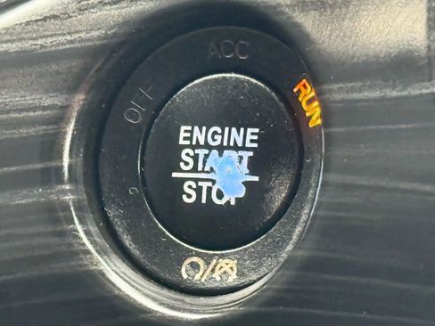 Used 2021 Jeep Grand Cherokee Laredo X image 46