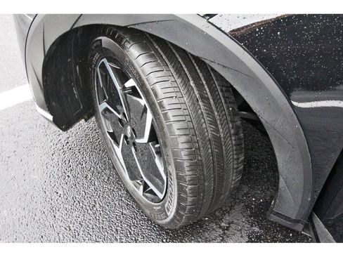 Certified 2024 Hyundai Ioniq 5 SE RWD image 33