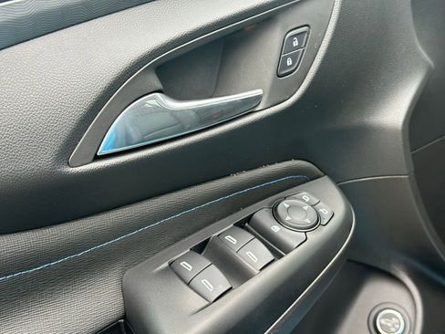 Used 2025 Buick Envista Sport Touring w/ Convenience I Package image 18