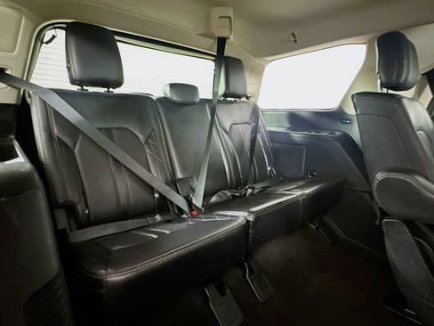 Used 2019 Ford Expedition Platinum RWD image 13