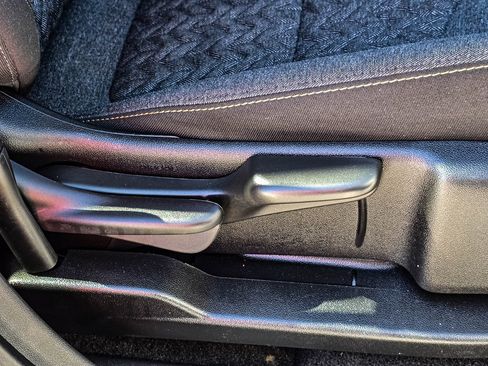 Used 2022 Chevrolet Equinox LT image 39