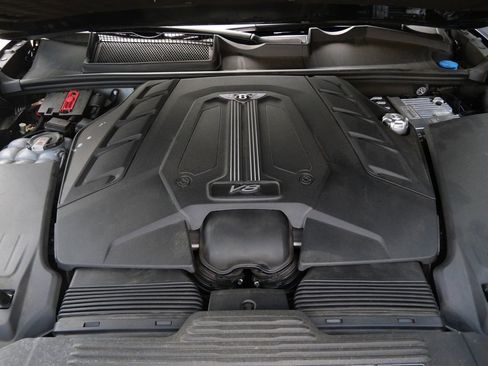 Used 2022 Bentley Bentayga image 25