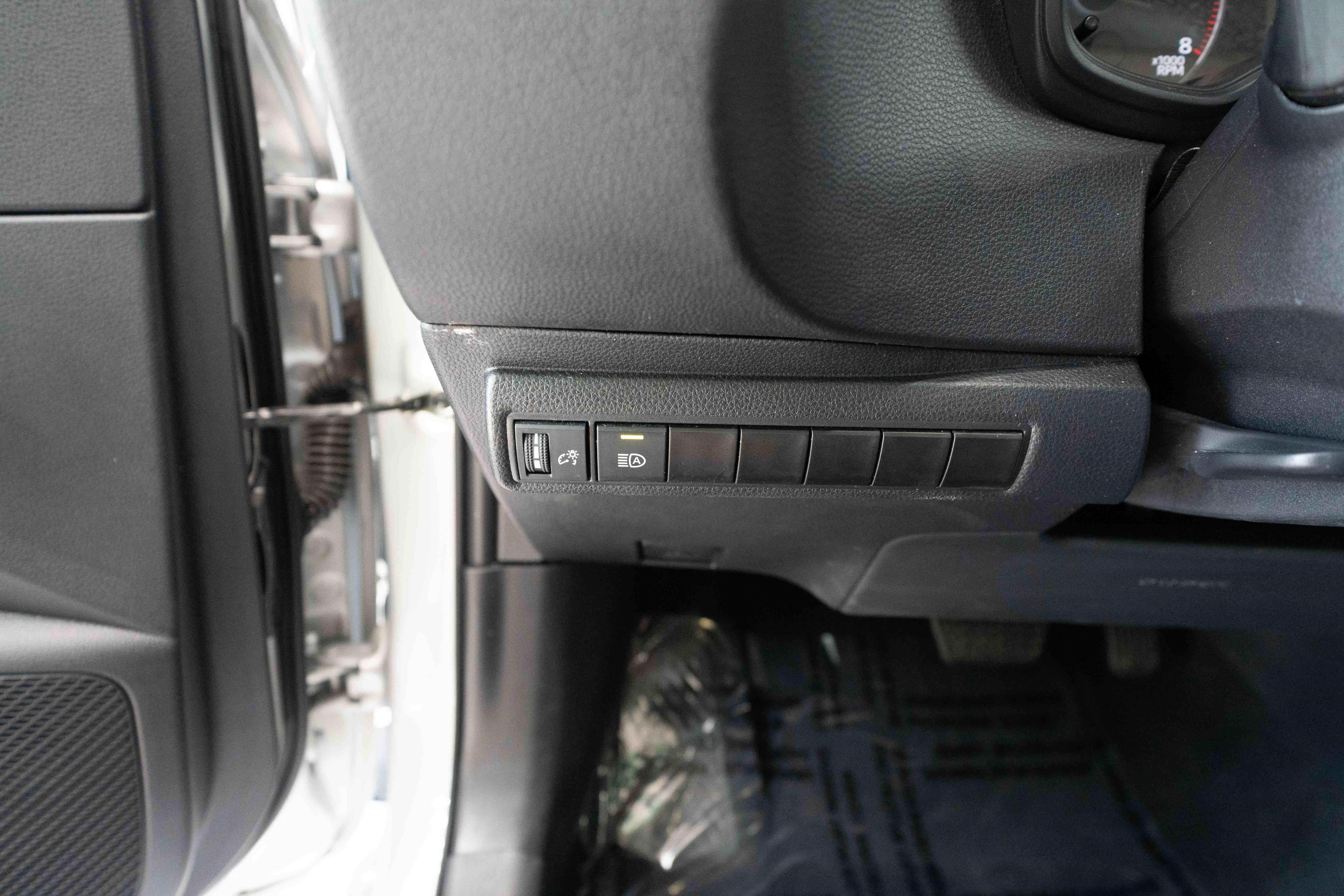 Used 2025 Toyota Corolla LE FWD image 11