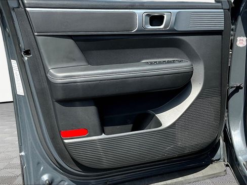Used 2025 Hyundai Santa Fe SEL AWD/4WD image 18