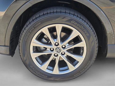 Certified 2018 Toyota RAV4 Limited image 23