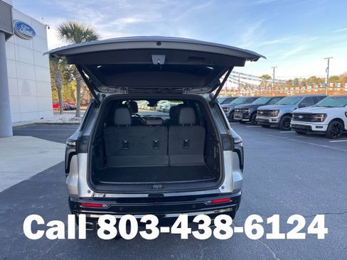 Used 2024 Chevrolet Traverse RS image 30