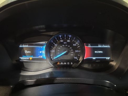 Used 2018 Ford Explorer XLT w/ Equipment Group 202A AWD/4WD image 10
