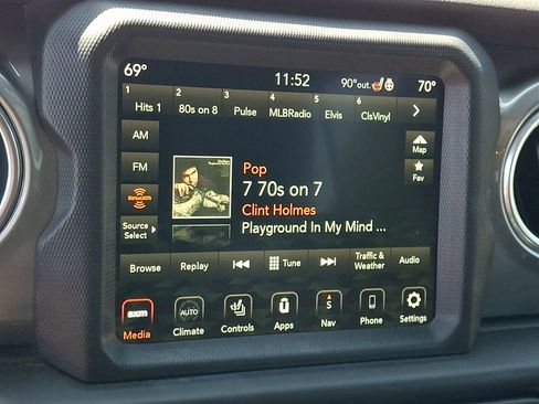 Used 2020 Jeep Wrangler Unlimited Sahara AWD/4WD image 28