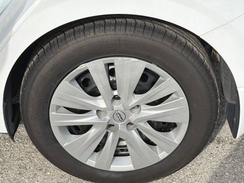 Used 2024 Nissan Sentra S FWD image 15