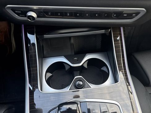 Used 2021 BMW X7 xDrive40i w/ Premium Package image 31