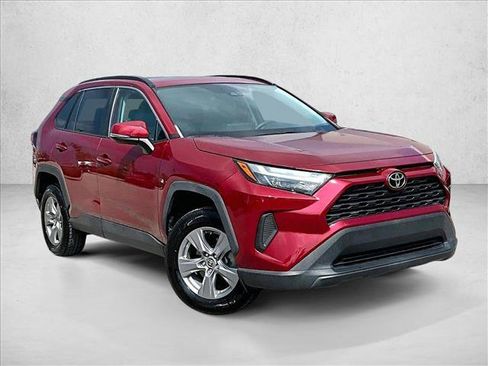 Used 2022 Toyota RAV4 XLE w/ Convenience Package FWD image 11