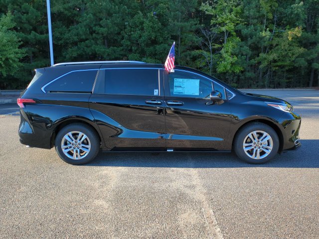 New 2026 Toyota Sienna Limited AWD/4WD image 3