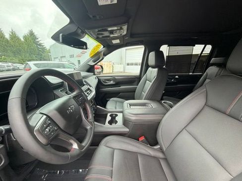 Used 2024 Chevrolet Suburban RST w/ Sport Performance Package AWD/4WD image 10