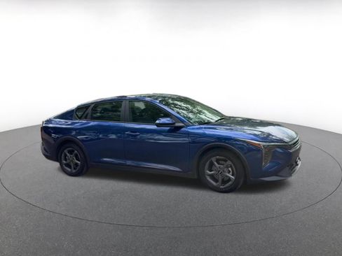 Used 2025 Kia K4 FWD image 2