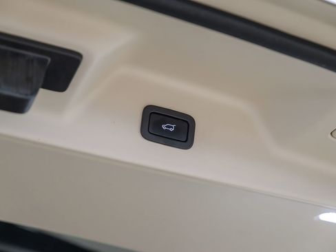 Used 2020 Land Rover Range Rover HSE image 56