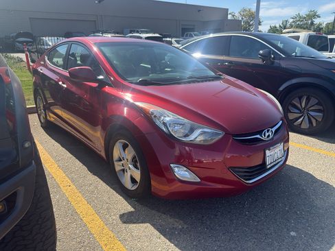 Used 2013 Hyundai Elantra GLS w/ Preferred Pkg FWD image 3
