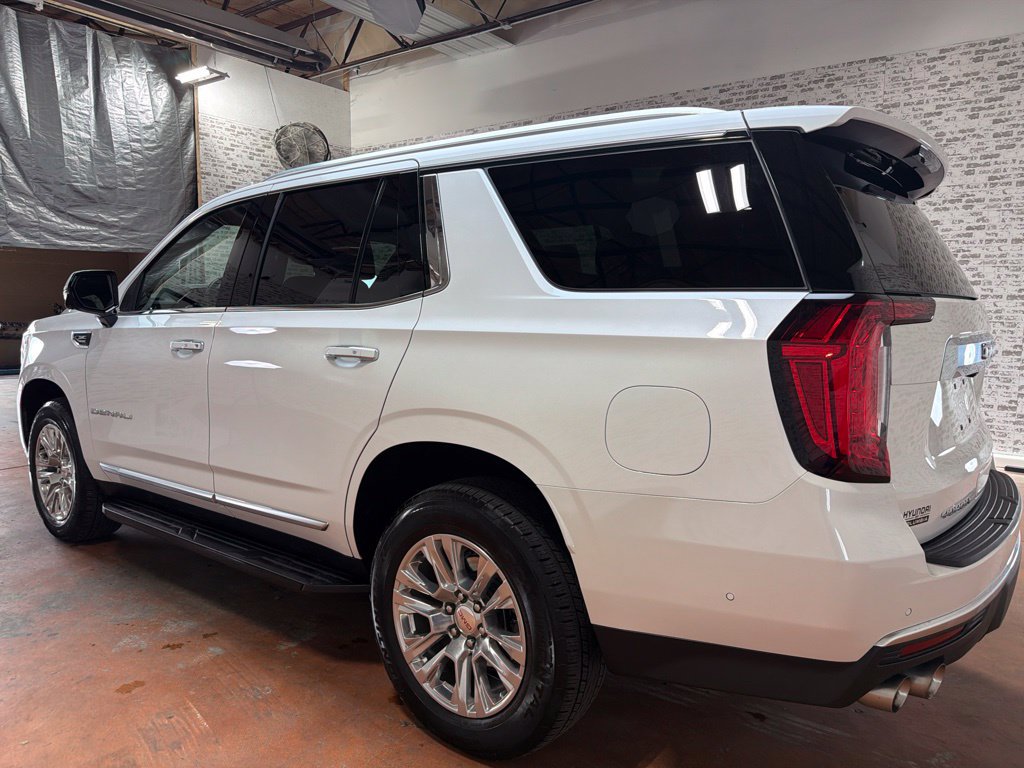 Used 2024 GMC Yukon Denali w/ Advanced Technology Package AWD/4WD image 5