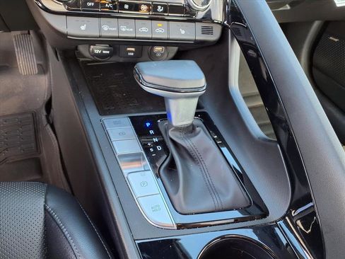 Certified 2023 Hyundai Elantra Limited image 24