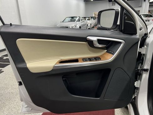Used 2017 Volvo XC60 T5 Inscription w/ Preferred Option Package image 17